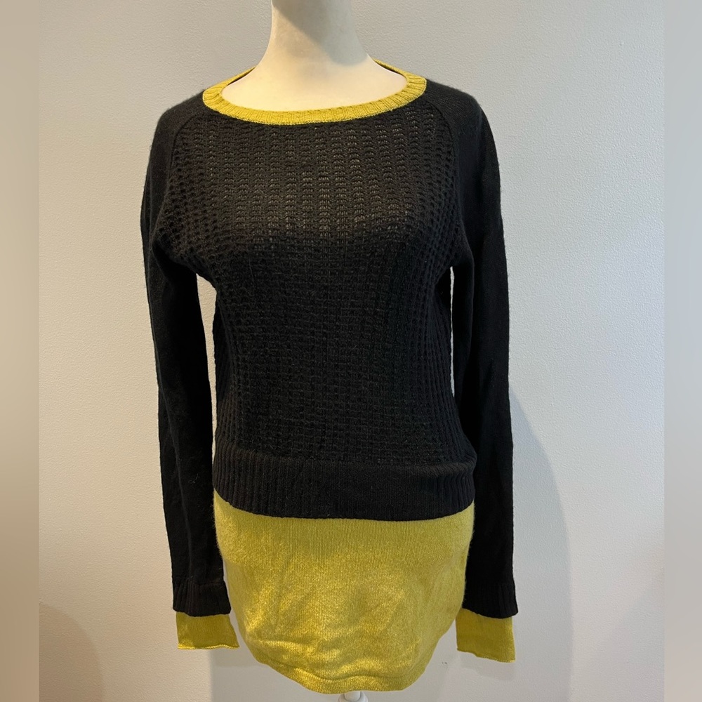 Cullen Womens Size S Navy And‎ Lime Green Scoop Neck 100% Cashmere Sweater Top